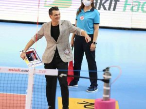 Vakıfbank, Bolu Belediyespor’u 3-0 Mağlup Etti