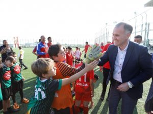 İ̇negöl Futbol Şölenine Ev Sahipliği Yaptı