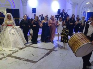 Mhp İ̇l Başkan Yardımcısı Zazaoğlu’nun Kardeşinin Düğünü Miting Havasında Geçti