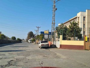 Veliler Okul Önlerine Levha Ve Hız Kesici İstedi