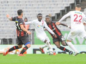 Süper Lig: Fatih Karagümrük: 1 - Hatayspor: 1 (İ̇lk Yarı)