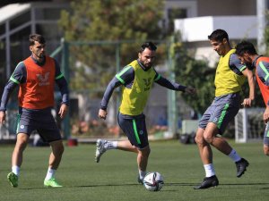 Konyaspor, Fenerbahçe Maçı Hazırlıklarına Başladı