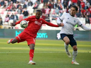 Süper Lig: Dg Sivasspor: 1 - Adana Demirspor: 0 (İ̇lk Yarı)