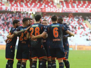 Süper Lig: Ft Antalyaspor: 0 - Medipol Başakşehir Fk: 1 (İ̇lk Yarı)