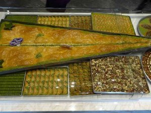 Bu Baklava Dilimi Tam 150 Kişilik