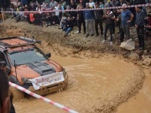 Sındırgı’da Offroad Yarışları Nefes Kesti