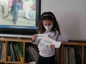 Öğrenciler Okullarda Yabancı Dile Maruz Bırakılmalı