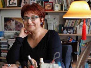 Buket Uzuner Ve Cevat Çapan’a Muratpaşa’dan Onur Ödülü