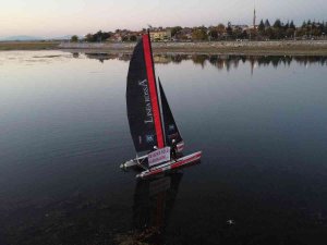 İ̇zmir’den Gelen Sporcular Beyşehir Gölü’ndeki Susuzluğa Yelken Açtı
