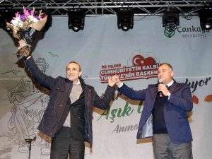 Büyük Ozan Aşık Veysel, Türkülerle Anıldı