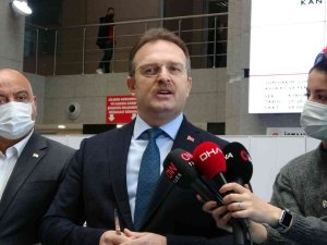 İ̇stanbul Adliyesi’nde Kan Bağış Noktası Kuruldu, Başsavcı Kan Verdi