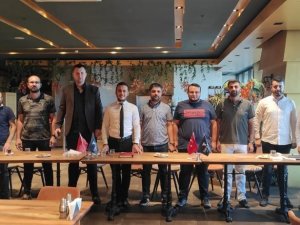 İ̇moti̇m Mobilya Avm Başkanını Seçti