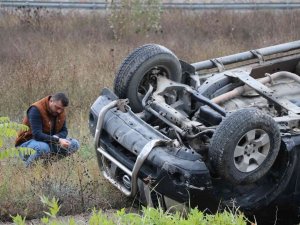Amasya’da Otomobil Takla Atarak Ters Döndü: Sürücüsünün Burnu Bile Kanamadı
