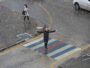 Erzurum Lapa Lapa Yağan Kara Teslim