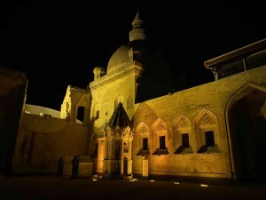 İ̇shak Paşa Sarayı’nın Gece Manzarası Mest Etti