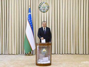 Özbekistan’da Mirziyoyev Yeniden Cumhurbaşkanı Seçildi