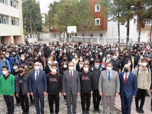 Vali Kızılkaya Artık İ̇stiklal Marşı’nı Öğrencilerle Okuyacak