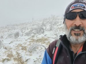 Türkiye’nin Tek Solo Alpinisti Erdek Cennet, Akdağ’ın Zirvesine Tırmandı