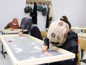 Ermek Kurslarında 195 Kursiyer, 7 Eğitmen Eşliğinde Hafta İçi Her Gün Eğitimlerine Devam Ediyor