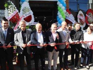 İ̇dealdent Çarşı Şubesi Açılışı Mersin İş Dünyasını Bir Araya Getirdi