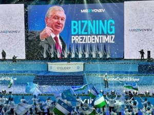 Başkan Kassanov, Cumhurbaşkanı Mirziyoyev’i Tebrik Etti