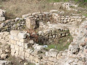 Selimiye Camisi Meydan Kazılarında Yeni Tarihi Kalıntılar Bulundu