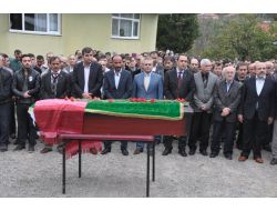 Evinde Ölü Bulunan Öğretim Görevlisi Son Yolculuğuna Uğurlandı