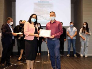 Deney Hayvanları Kullanım Kursunu Tamamlayanlar Sertifikalarını Aldı