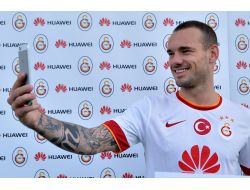 Galatasaraylı Futbolculara Sponsor Sürprizi