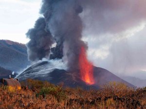La Palma’da Volkanik Kül Bulutu Uyarısı