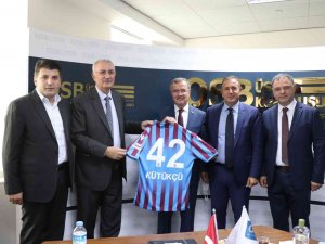 Mekap Deri Ve Ayakkabı Sanayi Ticaret A.ş. Yönetim Kurulu Başkanı Selçuk İ̇skender’den Anlamlı Hediye