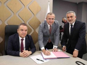 Büyükşehir’den Finike’ye 41 Milyon Liralık Alt Yapı Yatırımı