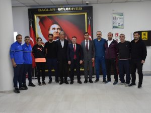 Antrenörlerden Sezon Öncesinde Başkan Beyoğlu’na Ziyaret