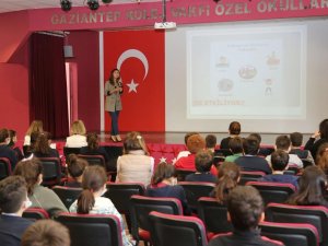 Öğrencilere Sağlıklı Beslenme Ve Duygusal Yeme Semineri