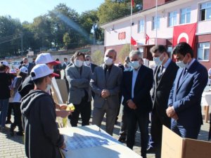 Yukarıtaşçılı Ortaokulu Tübi̇tak 4006 Bilim Fuarı Açılışını Gerçekleşti