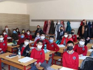 Kaymakam Çelik Okulları Denetledi