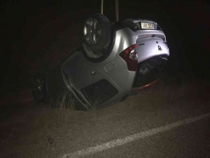 Yamaçtan Kopan Kara Parçasına Çarpan Araç Sürücüsü Yaralandı