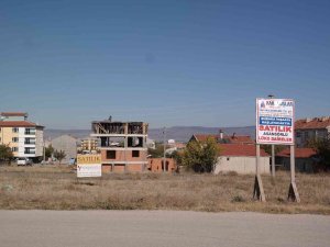Şehir Hastanesi Geldi Arsalar 8 Kat Arttı