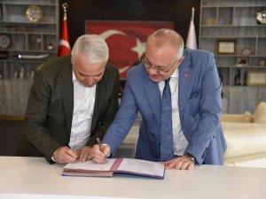 Büyükşehirde İmzalar Saruhanlı İçin Atıldı