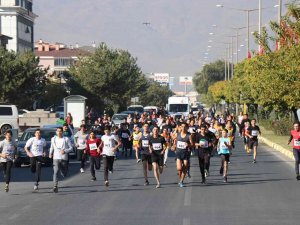 Erzincan’da Cumhuriyet Koşusu Yapıldı