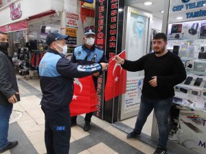 Fatsa Belediyesi’nden Esnaf Ve Vatandaşlara Türk Bayrağı