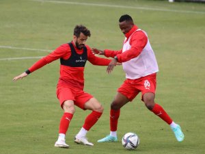 Sivasspor, Altay Maçına Yoğun Tempoda Hazırlanıyor