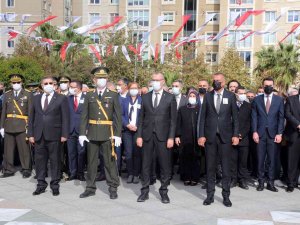 Ataşehir’de 29 Ekim Cumhuriyet Bayramı Resmi Törenlerle Devam Ediyor
