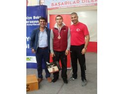 Yalovalı Boksör Uşak’ta Üçüncü Oldu