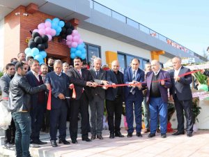 Van’da Nahar Aşıbeyaz Restaurant Gerçekleştirilen Görkemli Bir Açılışla Hizmete Başladı