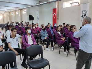 Silopi’de Liselilere Yönelik Dini Ve Ahlaki Değerler Semineri