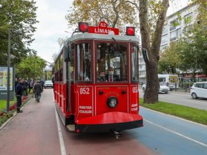 Vali Sonel, Nostaljik Tramvayı Kullandı