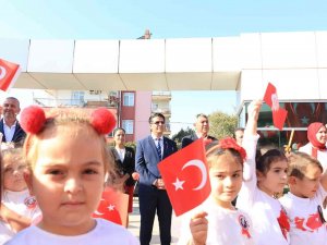 Başkan Genç, Cumhuriyet Bayramını Ekolojik Kreş Öğrencileriyle Kutladı