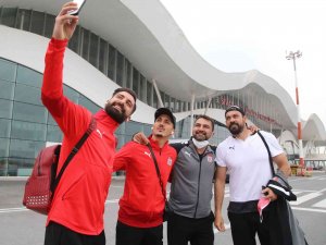 Sivasspor Kafilesi İ̇zmir’e Ulaştı