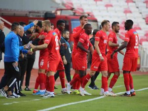 Sivasspor’da Altay Maçı Öncesi 4 Eksik